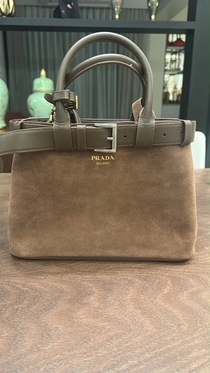 Bolsa Prada em camurça lançamento nova 