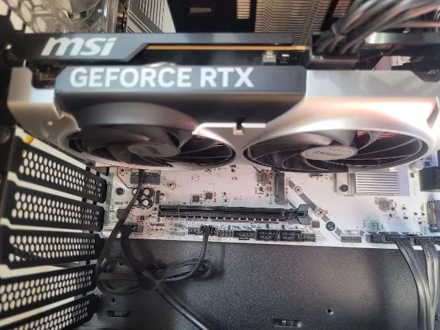 Geforce Rtx 5060 - Foto 2
