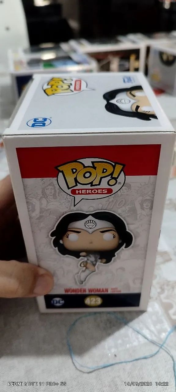 Funko Pop Wonder Womam White Lantern - Foto 5