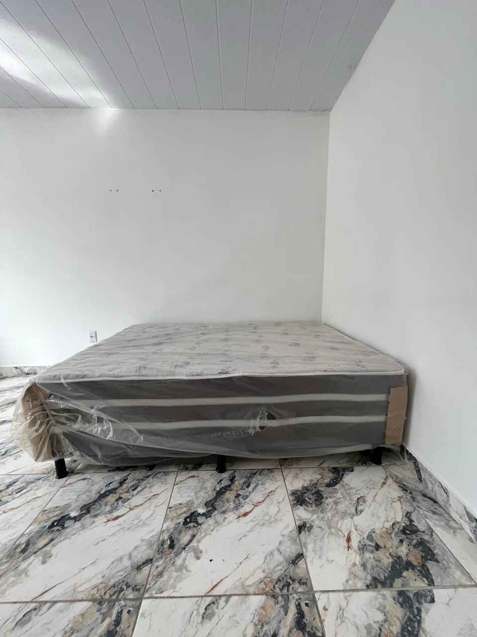 CAMA BOX PRESTIGIE DE CASAL (CINZA ) - COM MOLAS ENSACADAS - Foto 5