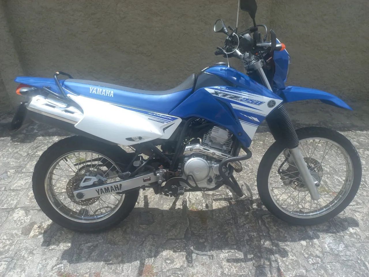 Lander 250 azul - Foto 3