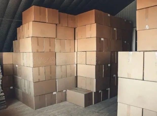Caixa de papelão [fazemos entrega]