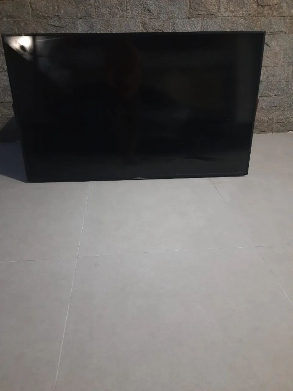 TV Sony Bravia de 65 polegadas com a TELA QUEBRADA