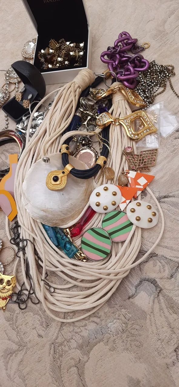 Lote de Bijus e semi joias vintages LEIA O ANUNCIO! - Foto 2