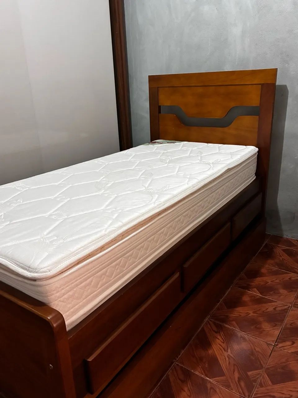 CAMA SOLTEIRO - BEM CONSERVADA! sem colchão  - Foto 2
