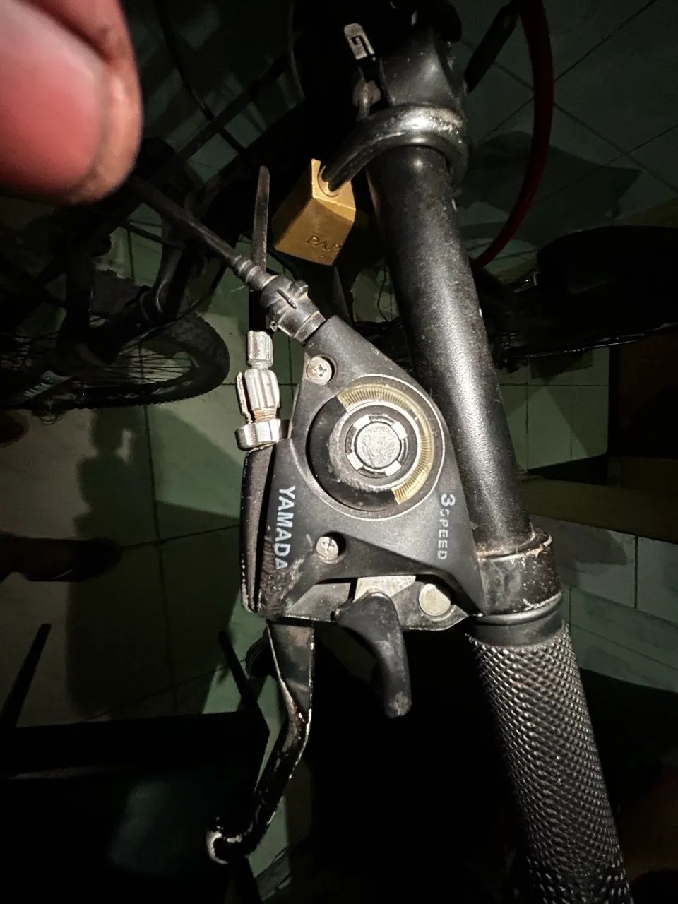 Bicicleta aro 29, 21 marchas e freios a disco - completa - Foto 4