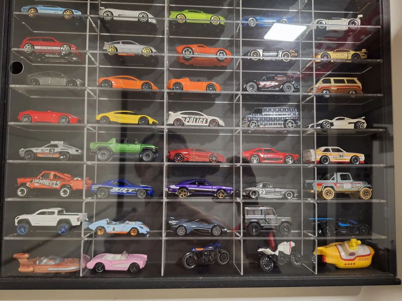 100 Hotwheels: Mostruario em MDF e acrílico. - Foto 3
