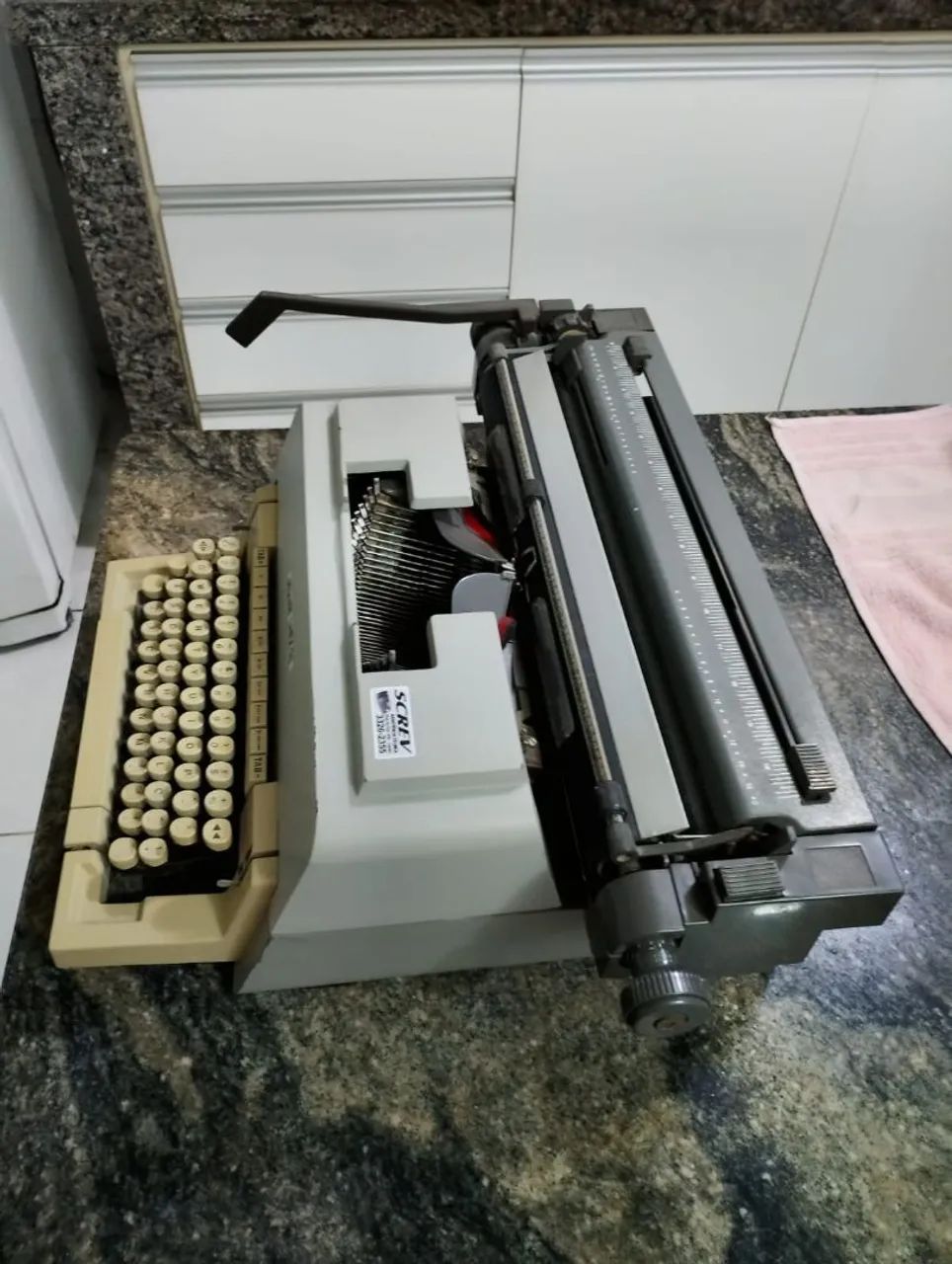 Vendo máquina de datilografia conservada  - Foto 3