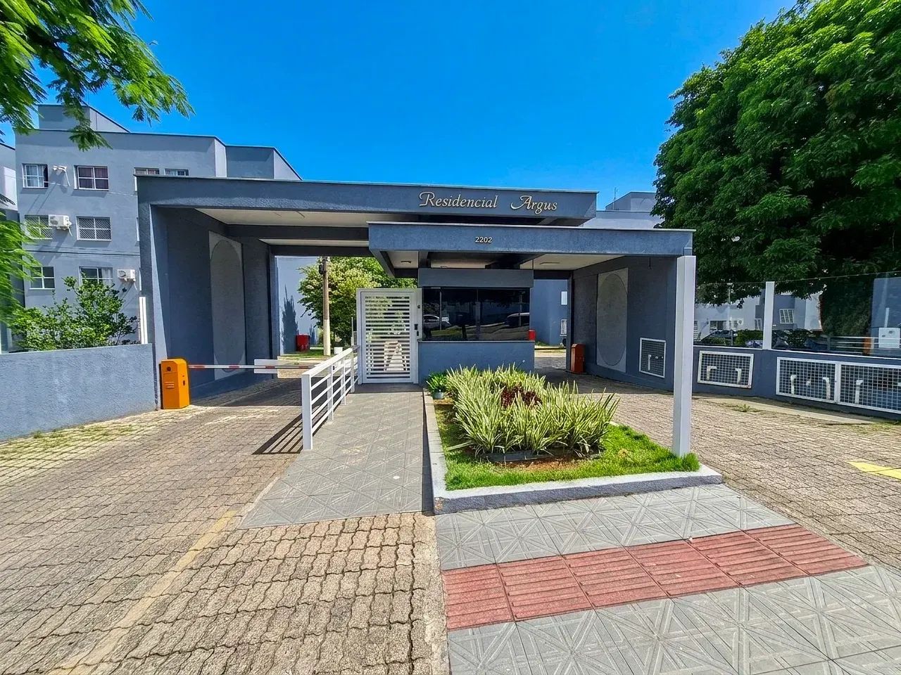 Imóvel para venda possui 45 metros quadrados com 2 quartos em Coqueiros - Florianópolis - 