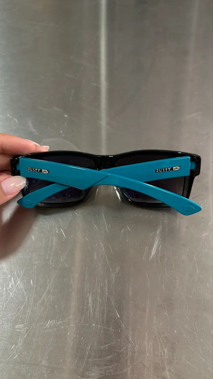 Óculos de Sol Rusty Preto com Hastes Azul-Turquesa - Foto 4