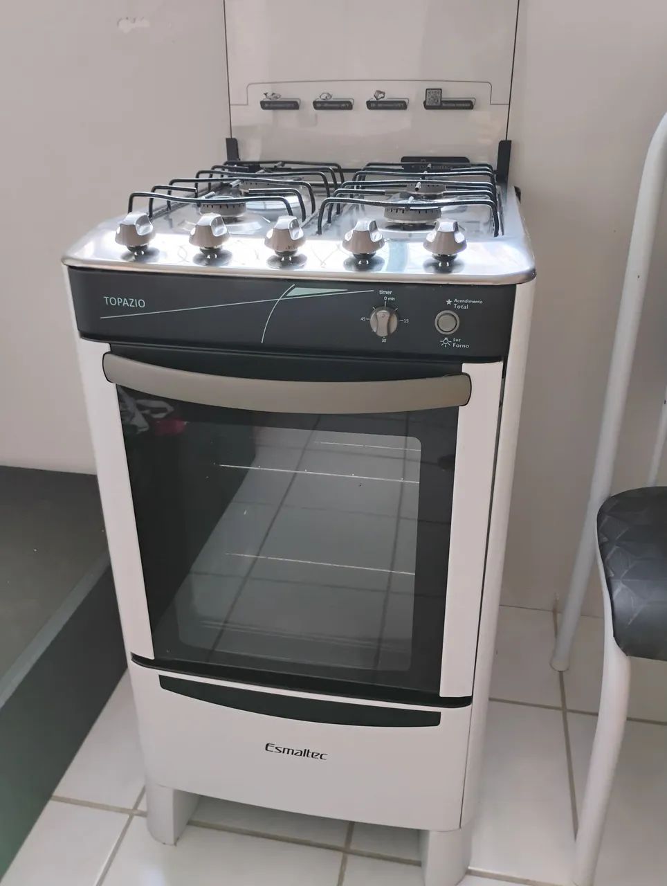 Fogão Esmaltec Topázio semi-novo, com acendimento  automático e timer