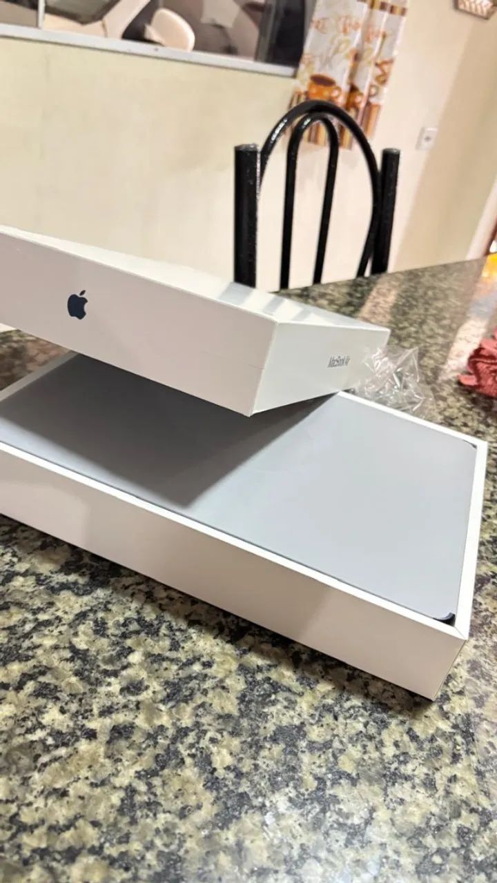 MacBook Air M2 2022 - Excelente! - Foto 3