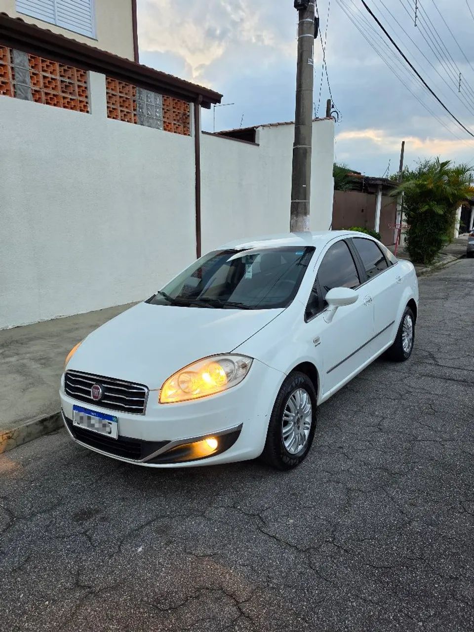 Fiat Linea LINEA ESSENCE Dualogic 1.8 Flex 16V 4p 2015