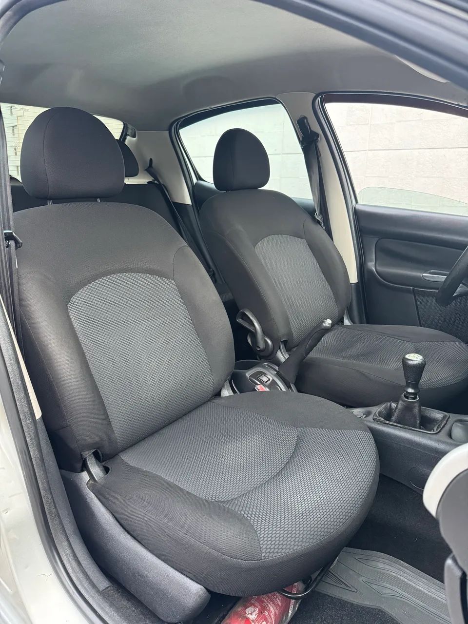 Peugeot 207 XR 1.4 Flex 8V 5p, foto 10 de 17