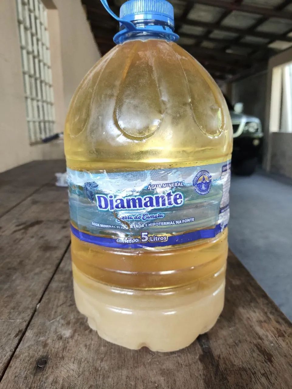 Vendo óleo de porco... Natural e novinho ..  5 litros