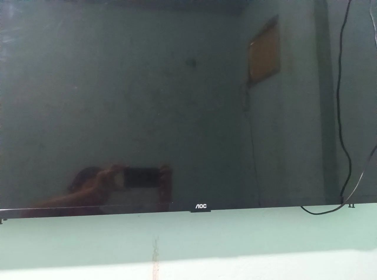 VENDE-SE TV 43 AOC com DEFEITO  - Foto 3