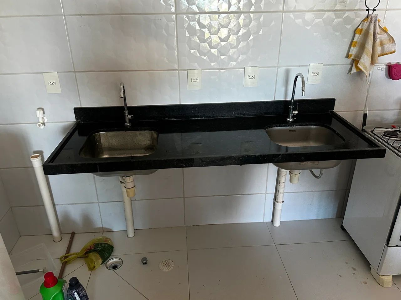Vendo pia de cozinha em mármore com duas cubas  - Foto 2