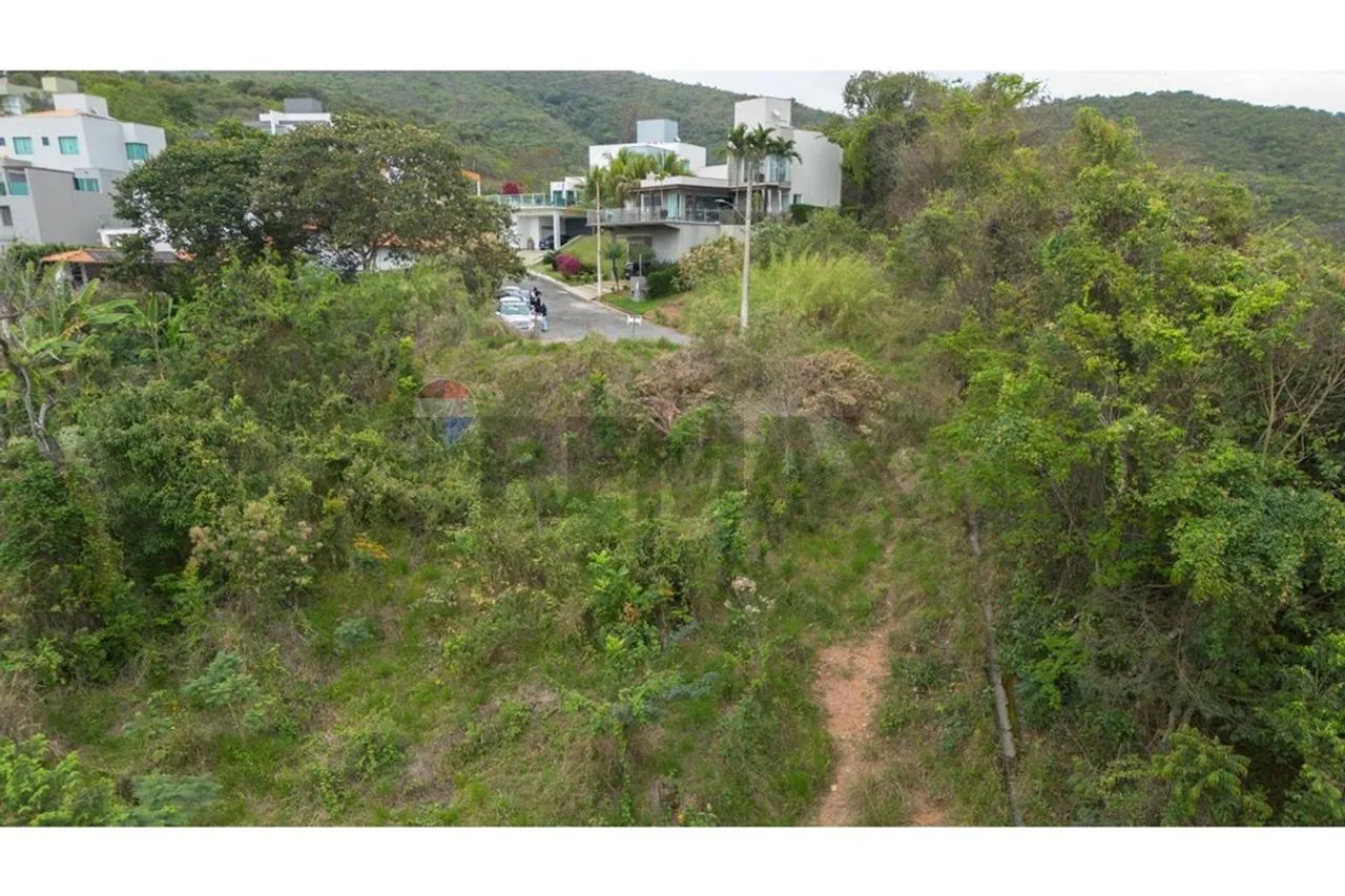 Terreno em Escarpas : Investimento e Beleza Natural