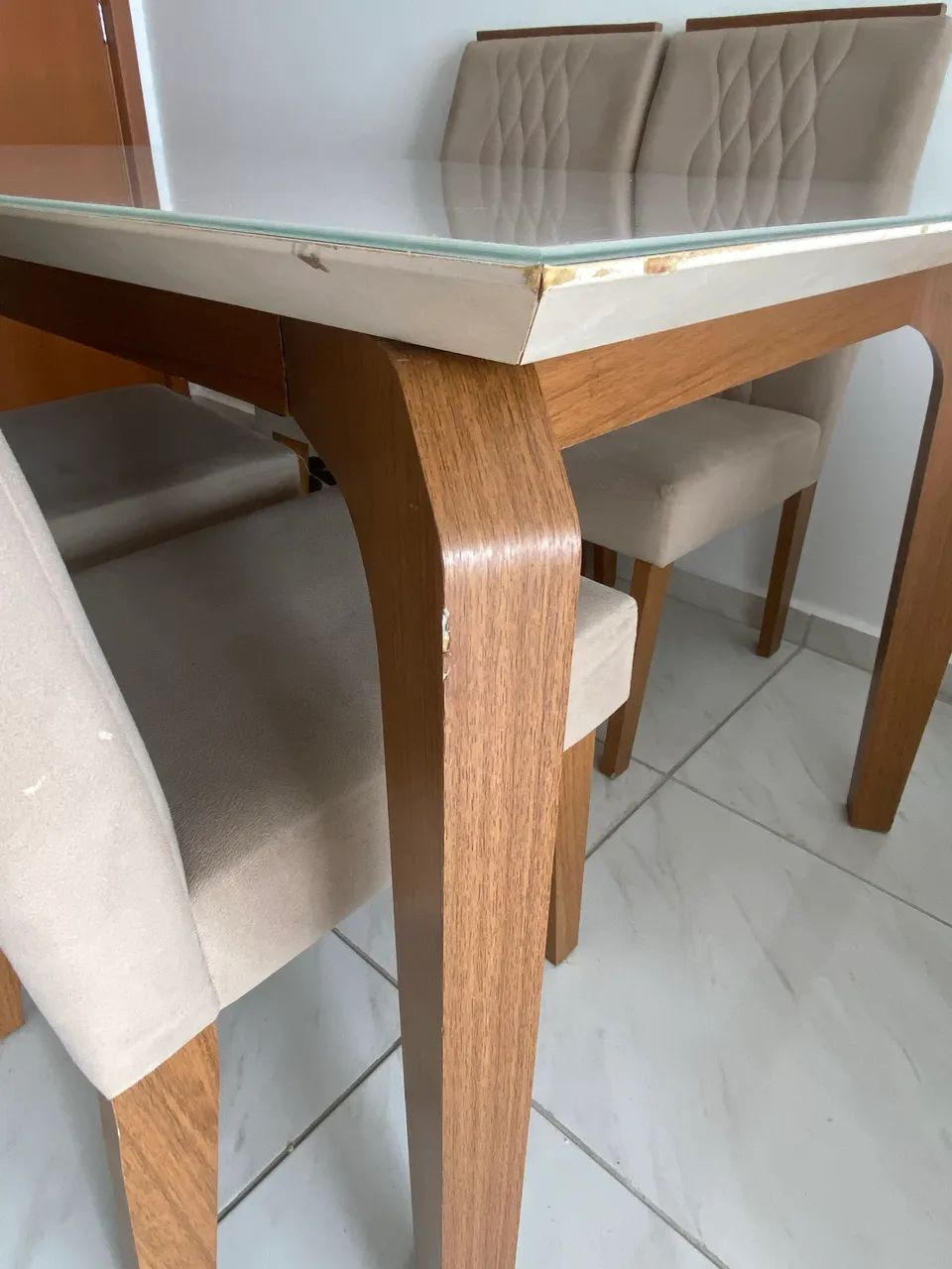 Mesa de jantar 1,40 x 0,90 - Foto 2
