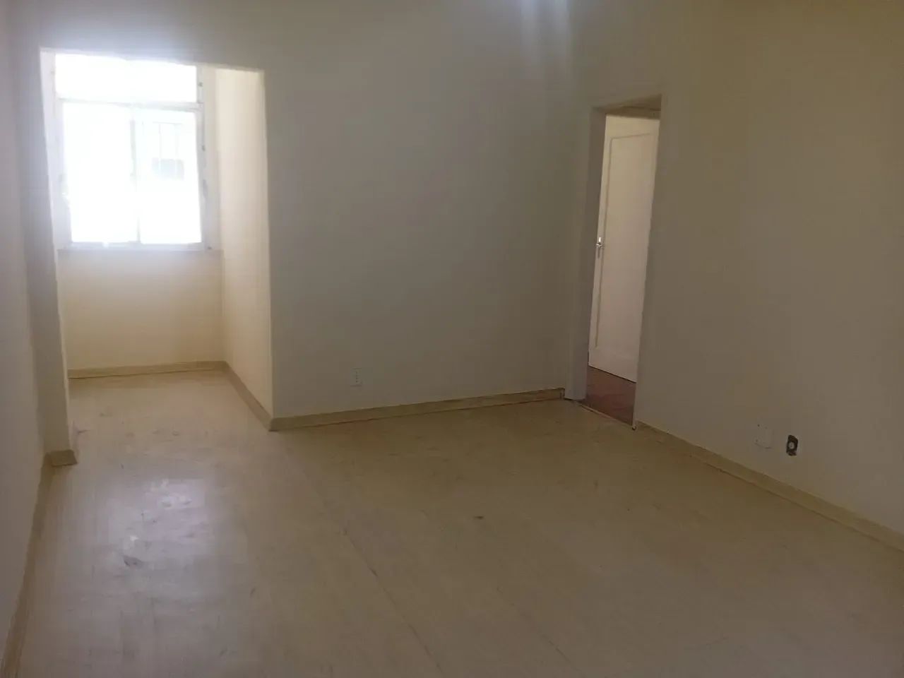 Ótima Localização, 2 quartos, 2 lances de escada - Foto 4