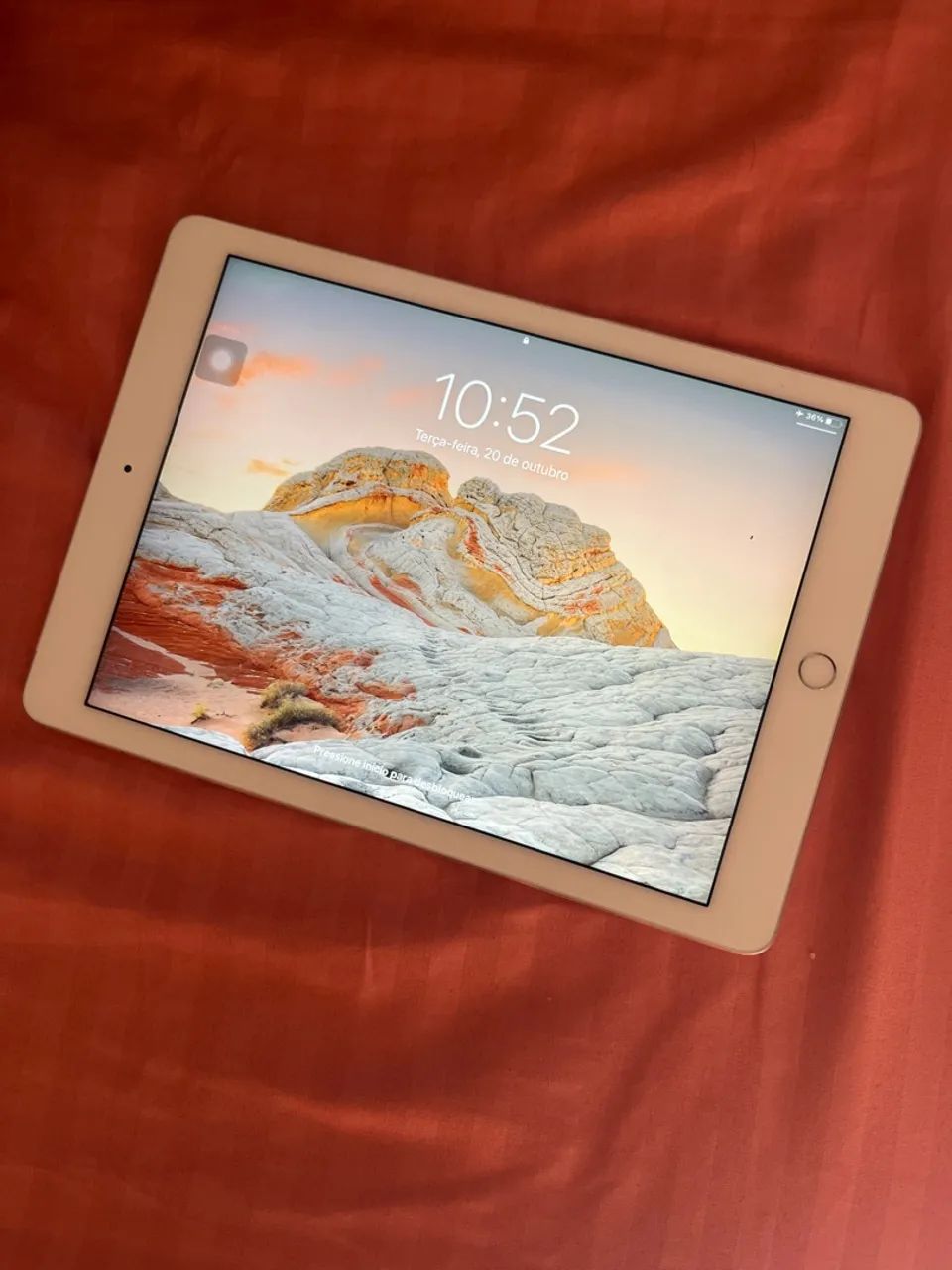 iPad / Apple / tablet 