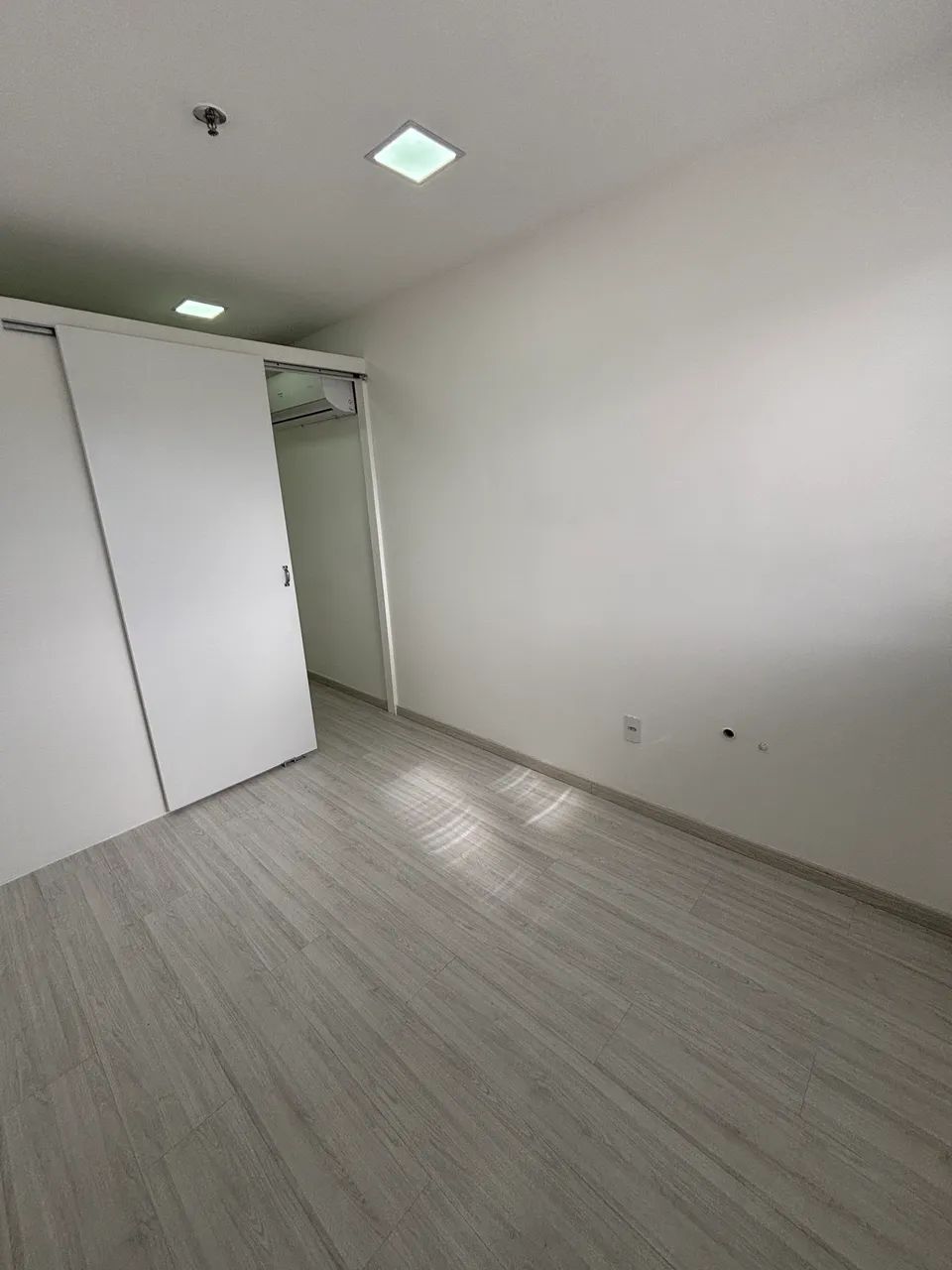 Alugo salas comerciais DHC OFFICES  - Foto 4