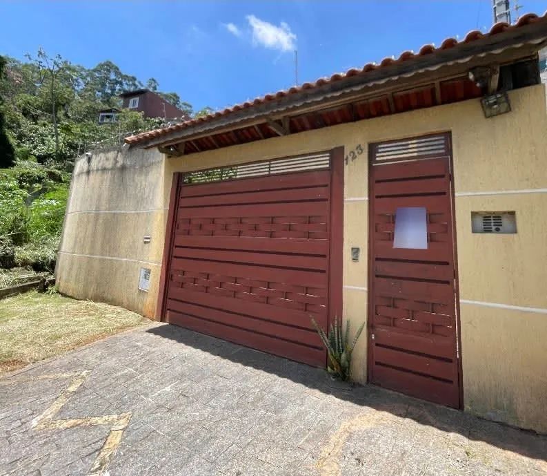 Casa comercial na Rua da Seresta, 123  300 m²