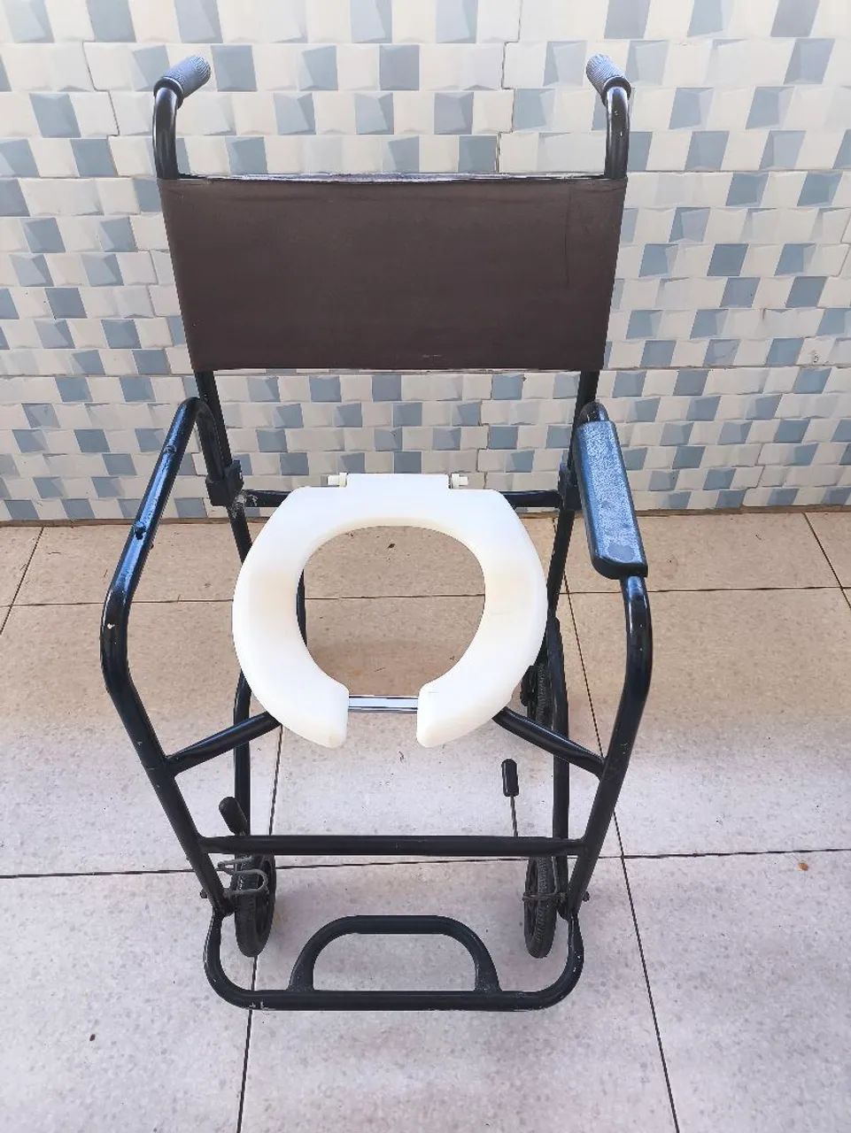 Cadeira Higiênica - Foto 4