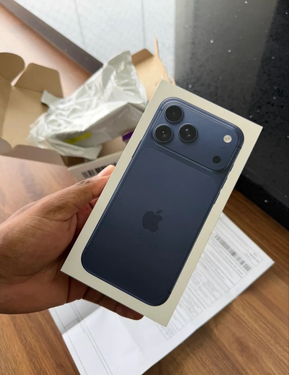 IPHONE 17 PRO MAX AZUL 1 MES DE USO - Foto 2
