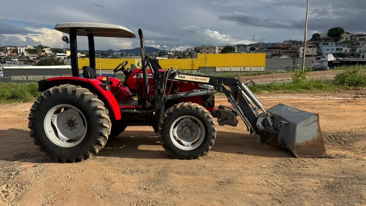 Trator 4707 com Madal Baldan  - Foto 3