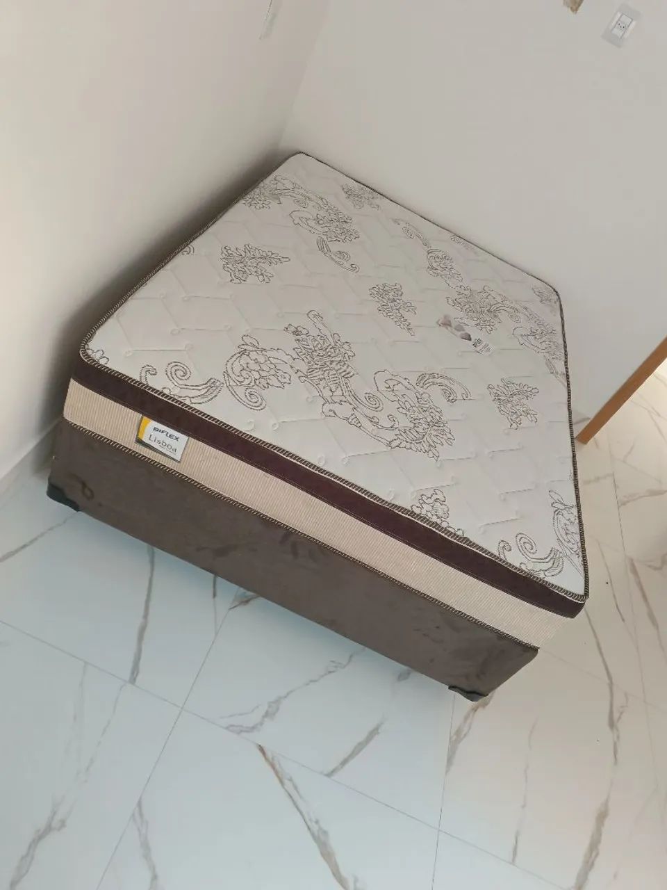 Cama casal com colchão biflex