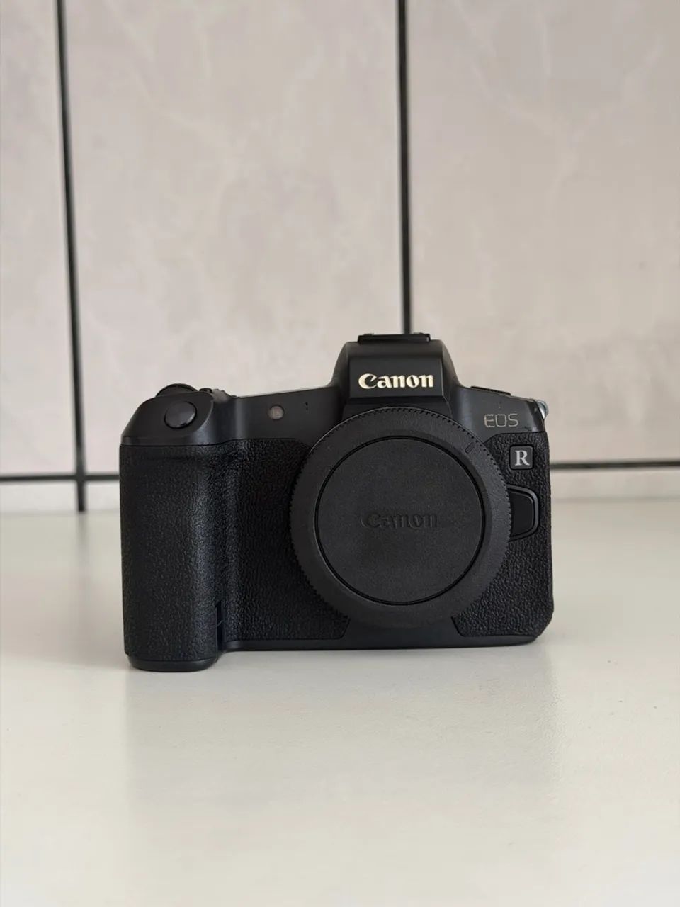 Câmera Canon Mirrorless EOS R - usada - Foto 2