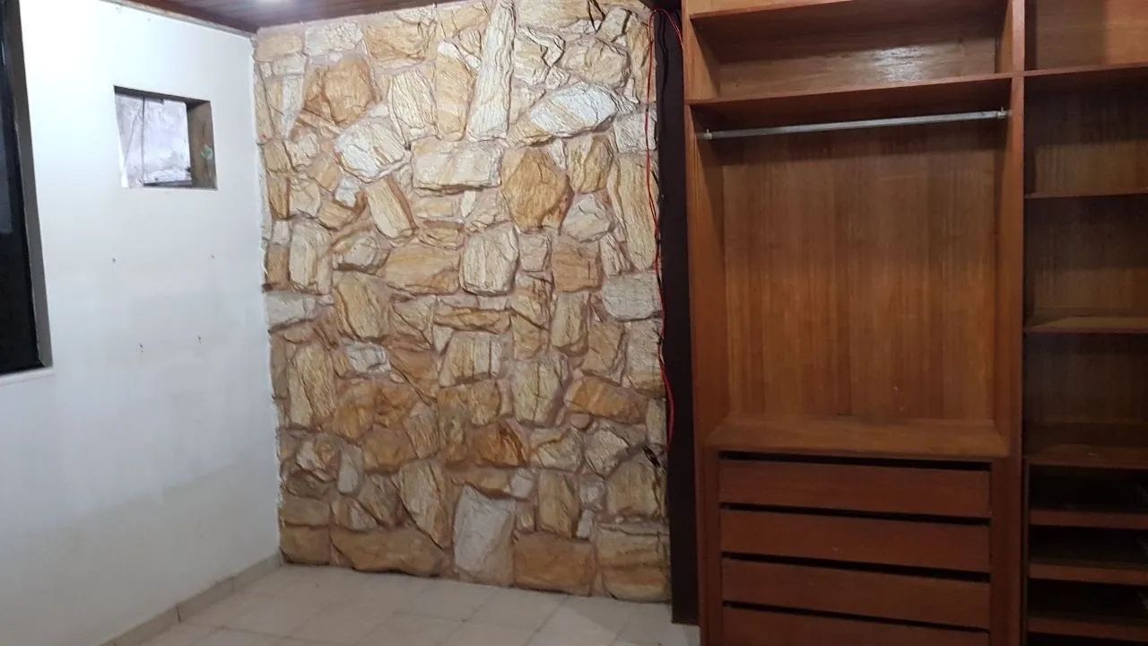 Alugo apartamento primeiro andar -3 quartos 