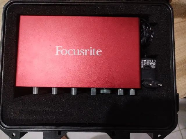 Focusrite Scarlett 18i8 (3ª Geração)