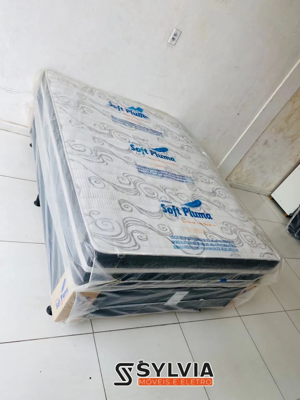 Cama box de casal com molas ensacadas 