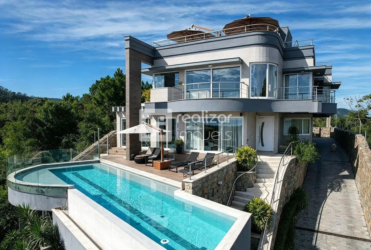 Casa com 4 quartos no bairro João Paulo - Florianopolis