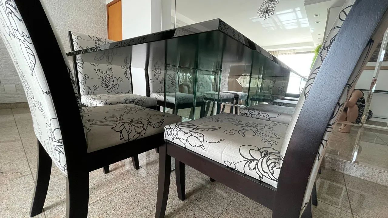 Mesa de jantar com 5 cadeiras - Foto 3