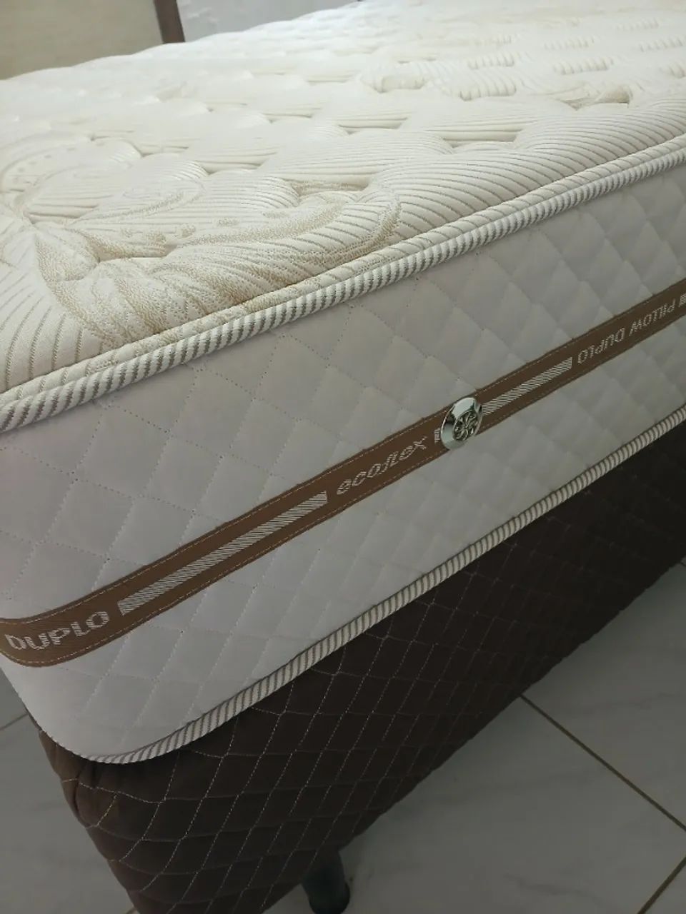 Cama Box Queen Size ecoflex usada (Base+colchão) - Foto 3