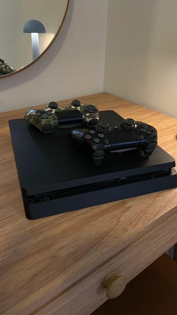 Ps4 Slim 500gb | 2 controles novos | Aceito troca em iphone - Foto 2
