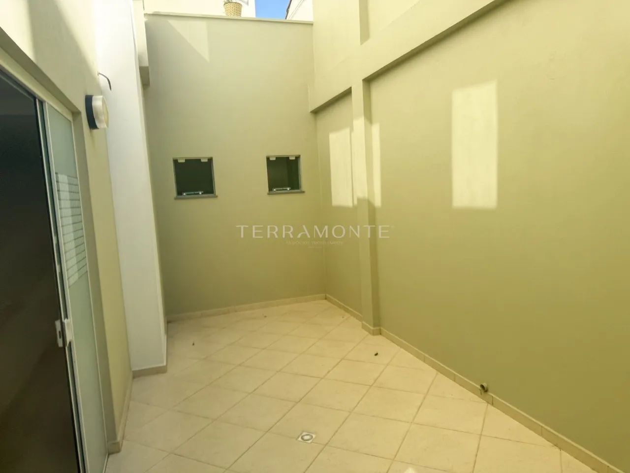 Sala 120m² no Centro de Tubarão, antiga sede do Cartório - Foto 5