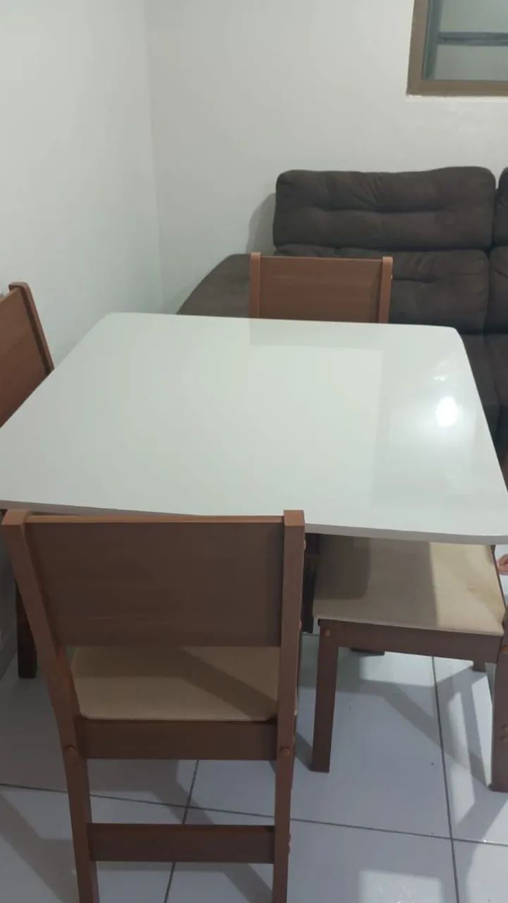 Mesa com 4 cadeiras  - Foto 5