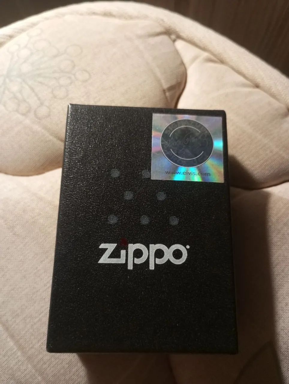 Isqueiro colecionável Zippo Elvis Guitar original - Foto 3