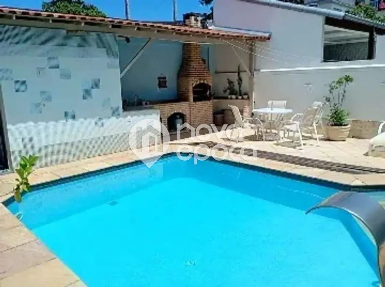 Anil | Casa 3 quartos, sendo 1 suite