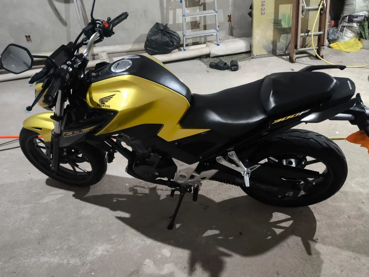 CB 300f Twister ABS