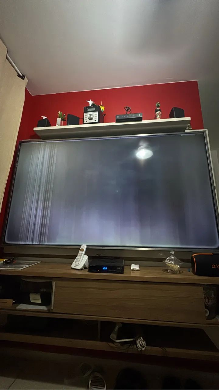 Vendo essa tv, problema no display, 75 polegadas - Foto 2