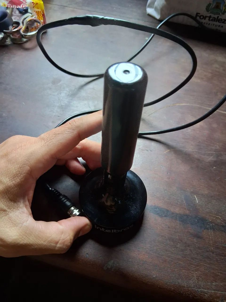 Antena portátil intelbras para TV sinal digital 