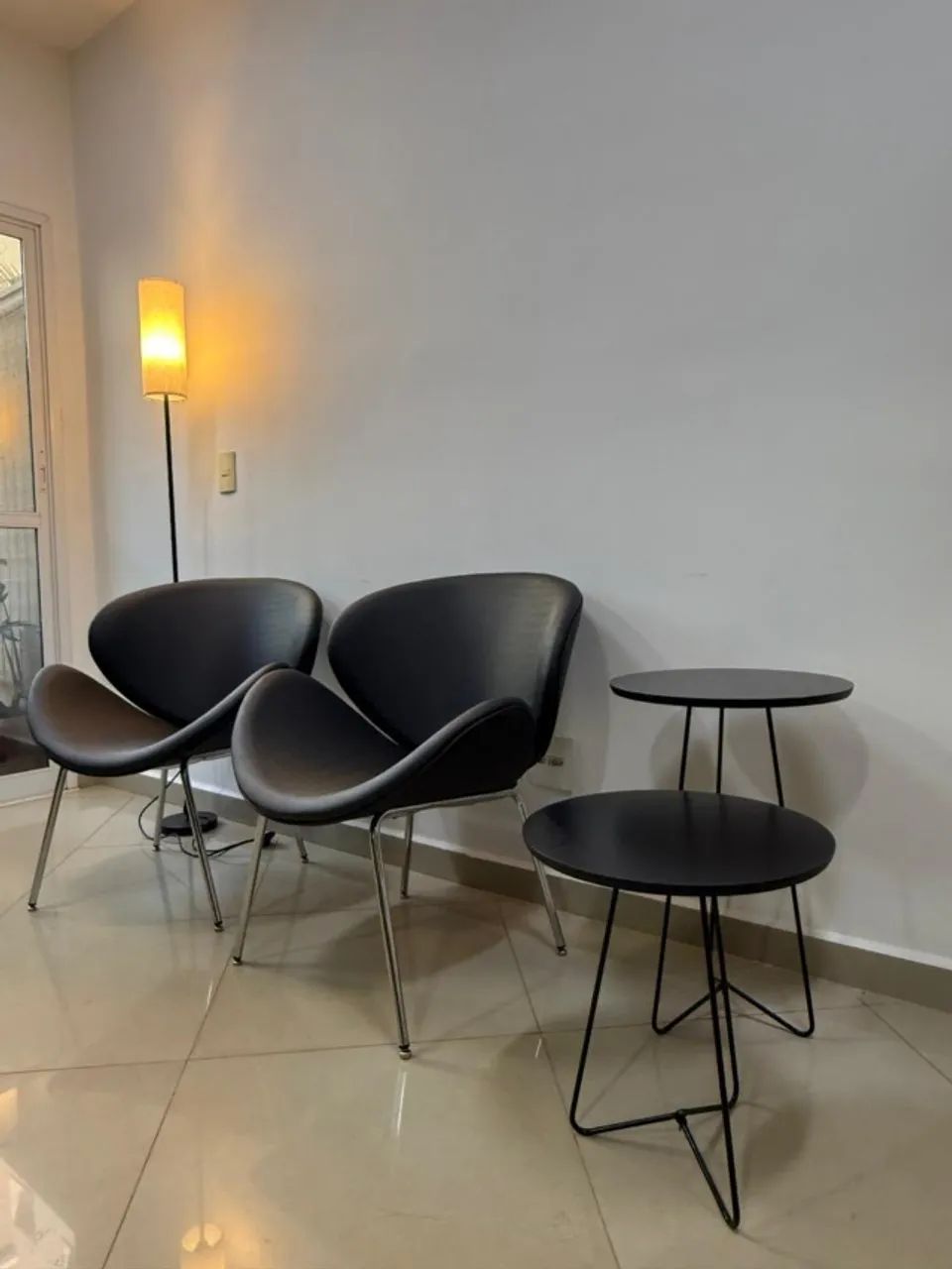 Poltronas modernas em excelente estado - praticamente sem uso! - Foto 2