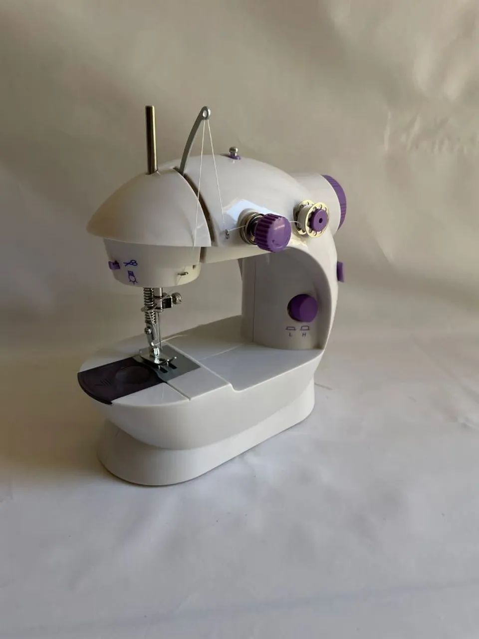 Mini Máquina de Costura/Produto Novos - Foto 2