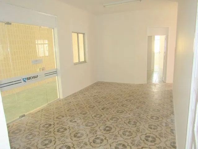 Casa para Alugar no Centro com 8 Quartos e Quintal - Foto 3