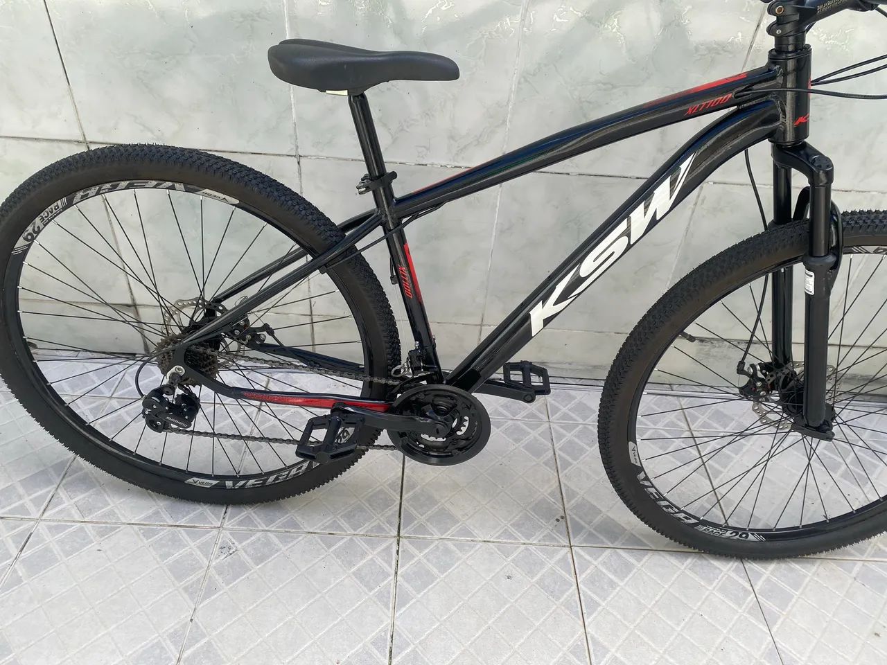 Bicicleta aro 29 com 21macha nova pouco mês de uso  - Foto 4
